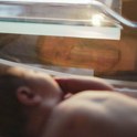 ŠOKANTNO ODKRITJE NA KLINIKI: Ženske naj bi zadrževali in izkoriščali za umetno oploditev in nadomestno materinstvo