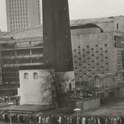 Le Corbusier ga je imenoval dobra šala, drugi pa so avditorij primerjali z razmetano hišo po ropu