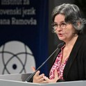 Dan maternih jezikov: "Slovenščini prej kot izumrtje "grozi", da se bo zelo preoblikovala"