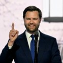Vance o novih odnosih med ZDA in Iranom, Trump pa znova zagrozil z napadi poslovni