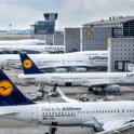 Lufthansa reže število poletov na kratkih progah. Kaj to pomeni za Ljubljano? poslovni