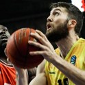 Lakoviču in Tobeyu spodrsnilo na zadnji stopnički