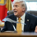 Tako lahko Trump napade volitve poslovni