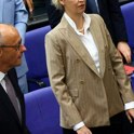 Merz v bundestagu ostro nad AfD, Weidel kritična do vladne politike