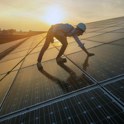 Sončne elektrarne: kako smo dodajali nove panele in napoved rasti do 2030 poslovni